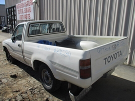 1990 TOYOTA TRUCK DLX WHITE STD CAB 2.4L AT 2WD Z16234